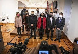 Firma del acuerdo regional a favor de la conexión por Pancorbo, en el Parlamento de La Rioja.