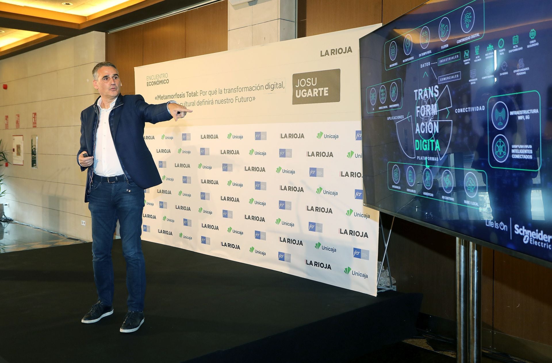 El ponente Josu Ugarte durante su exposición.