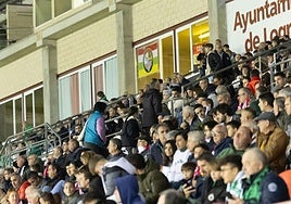 Imagen de los aficionados de la SDL en un partido en Las Gaunas.