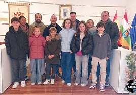 Autoridades y representantes infantiles y juveniles.