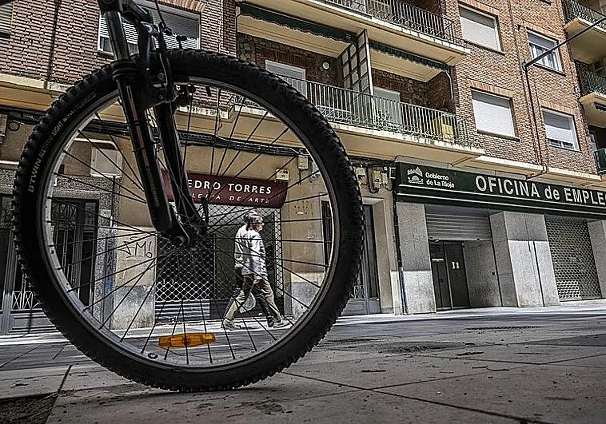 Tres de cada cuatro desempleados solo acreditan estudios de Primaria o Secundaria