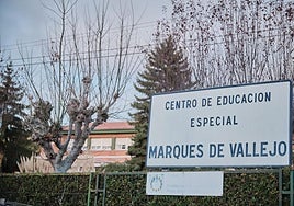 Entrada del centro de Educación Marqués de Vallejo