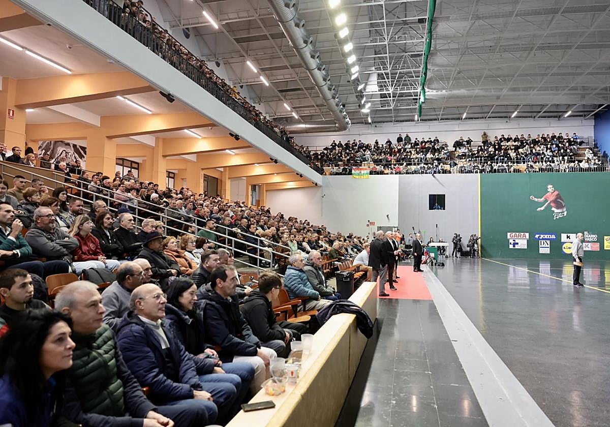 El frontón Adarraga volvió a disfrutar con el torneo de Parejas.