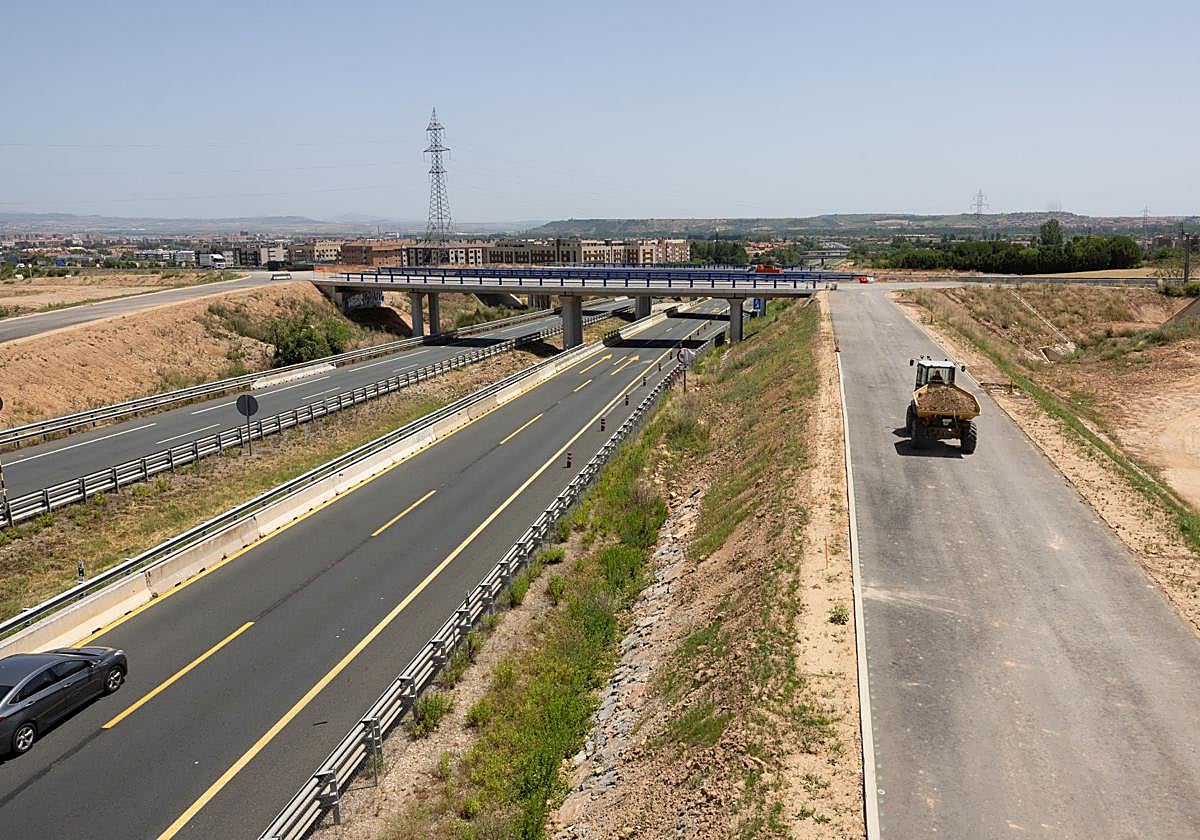Antiguas obras en la autopista AP-68.