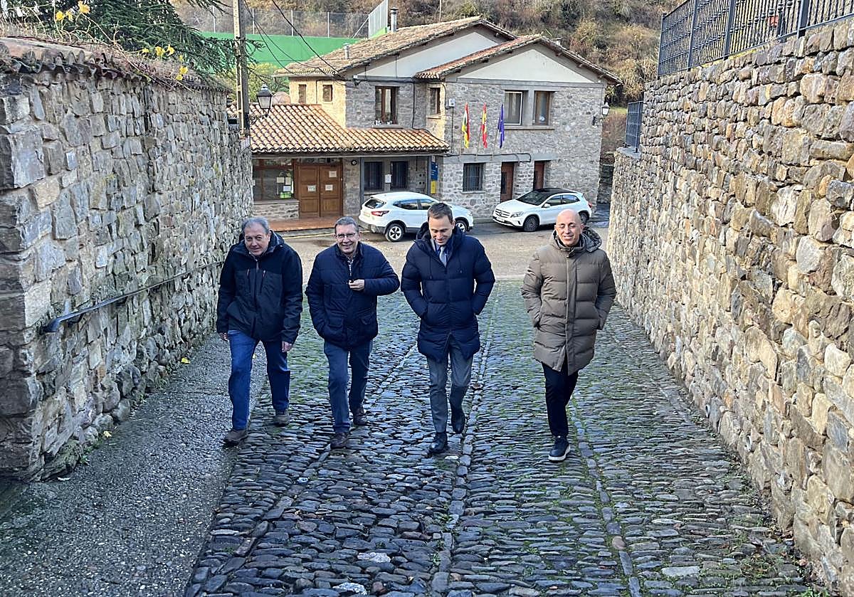 Visita de las autoridades a San Román de Cameros.