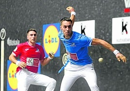 Zabala y Etxeberria, en la final del Cuatro y medio en el Bizkaia de Bilbao.