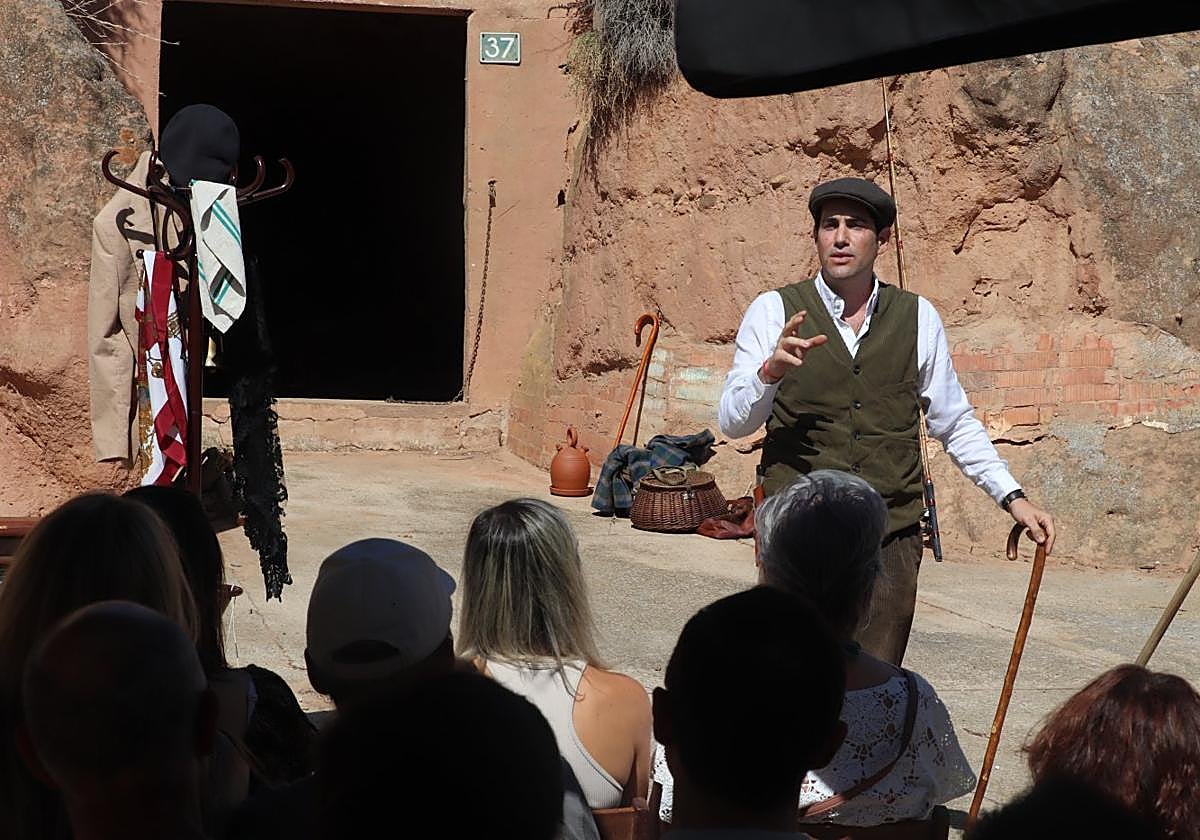 El arnedano Javier Martínez Losa llevará la adaptación de 'Las ratas' al Cervantes después de estrenarla en el Pendoneo por la Rencle Bodegas.