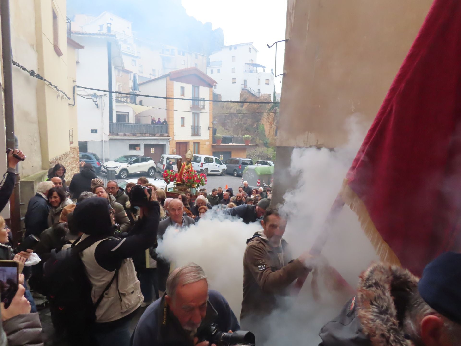 Arnedillo celebra la procesión del humo