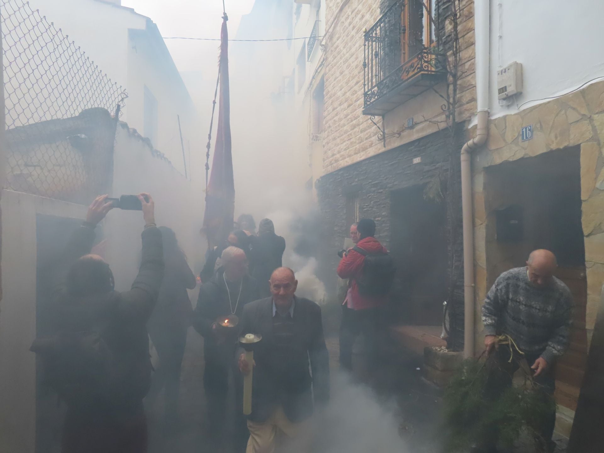 Arnedillo celebra la procesión del humo