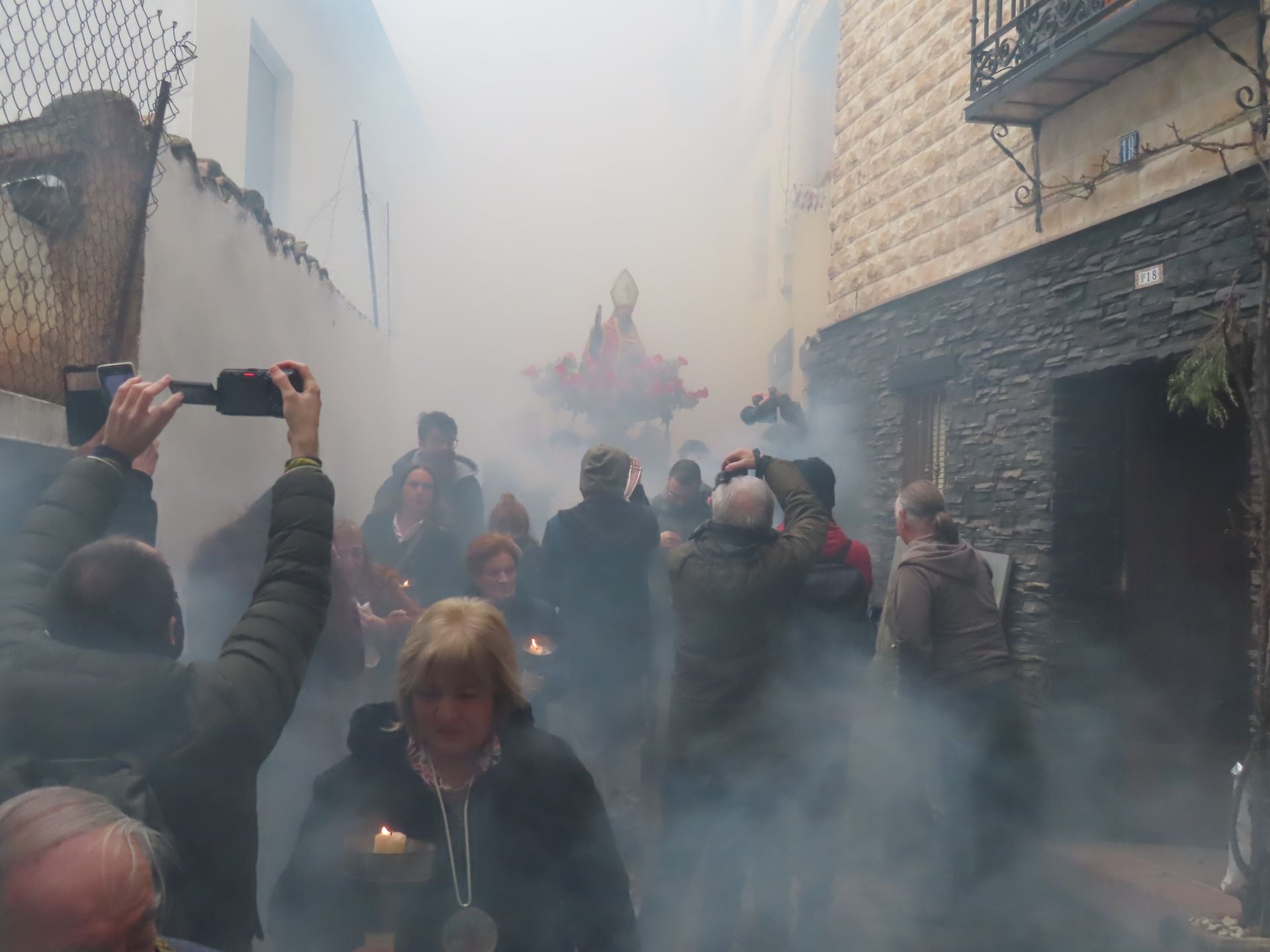 Arnedillo celebra la procesión del humo