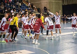 El Dicorpebal celebra como una piña en el Palacio la victoria sobre el Granollers.
