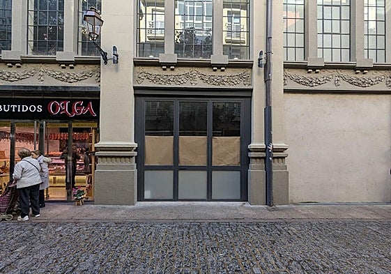 Espacio habilitado en el mercado de San Blas como centro logístico para el reparto de última milla.