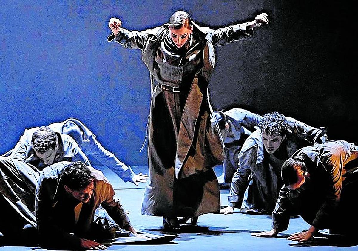 La compañía Etérea baila 'Stand by' en el Auditorio Municipal de Logroño