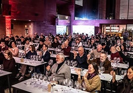 Espectacular la respuesta del público brindando y aplaudiendo a los seis protagonistas de la Cata del Año.