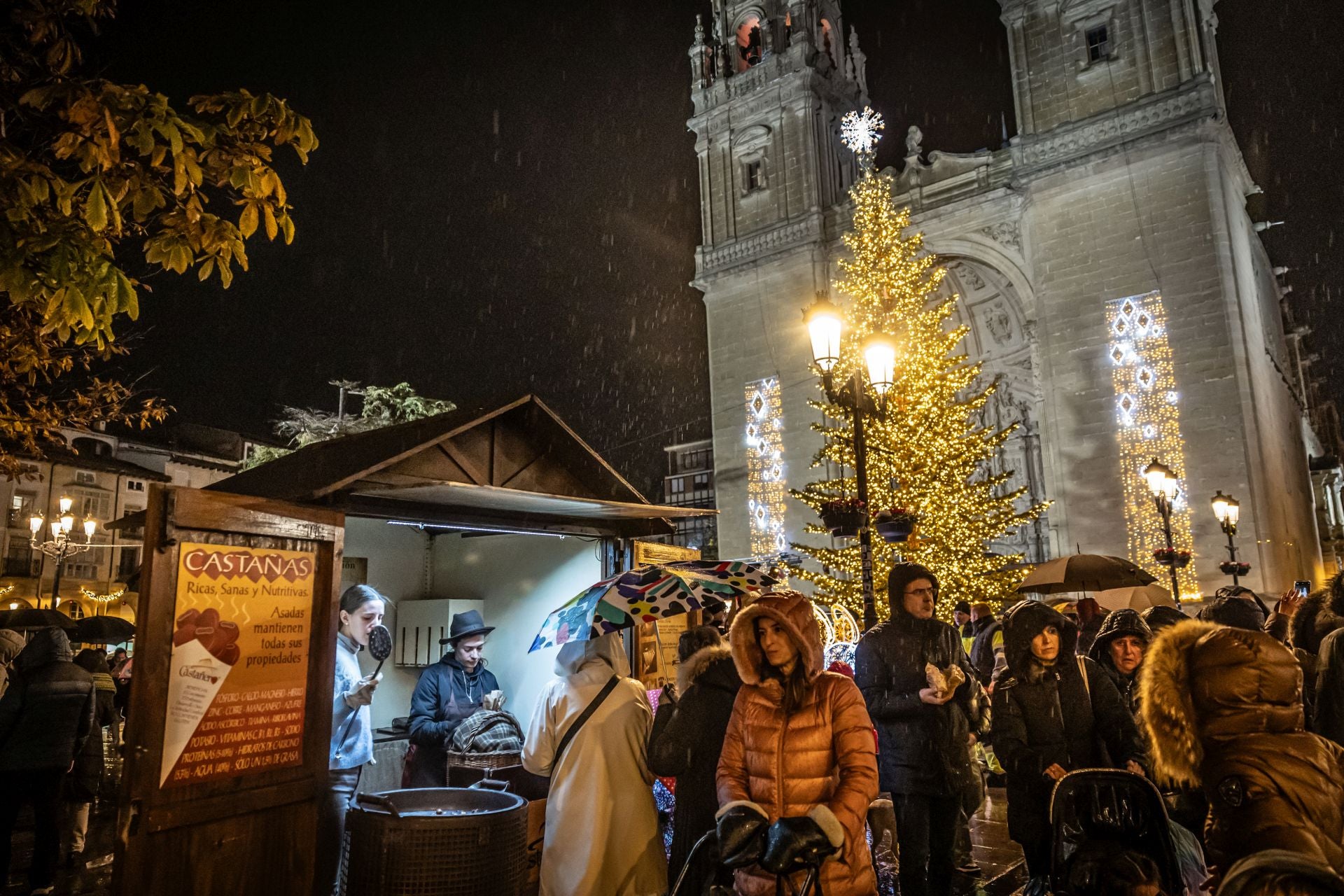 La Navidad se enciende en la plaza del Mercado