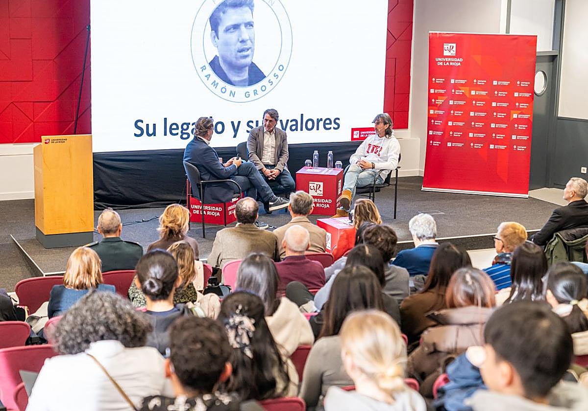Raúl Ruiz moderó la charla entre Ramón Grosso y José Emilio Amavisca.