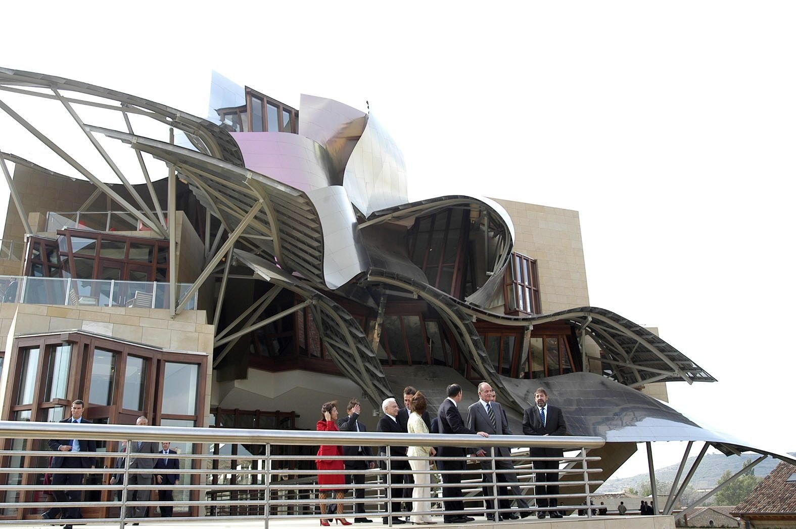El rey Juan Carlos inauguró la icónica bodega de Rioja de Frank Gehry