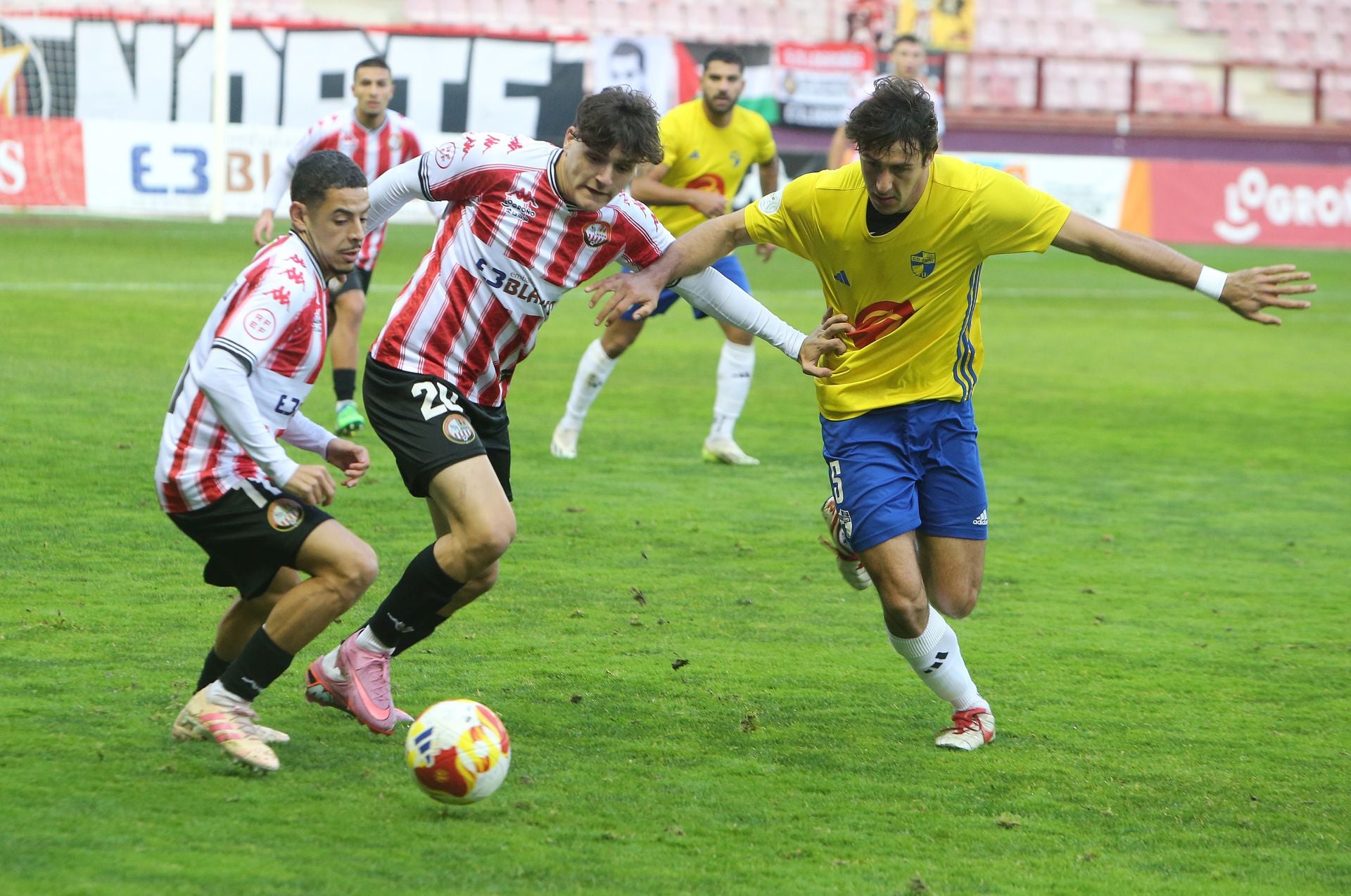 La SD Logroñés logra el triunfo ante el Ebro