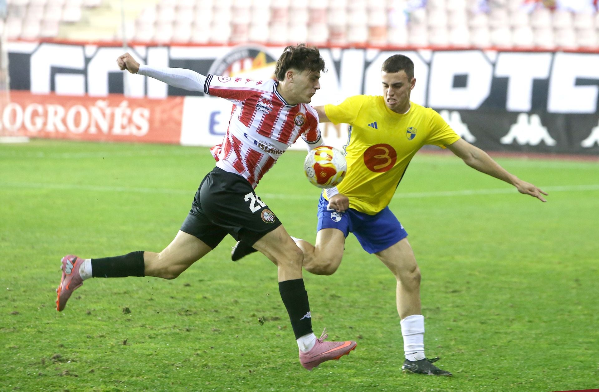 La SD Logroñés logra el triunfo ante el Ebro