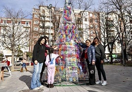 Un árbol navideño muy especial en el Parque de Gallarza