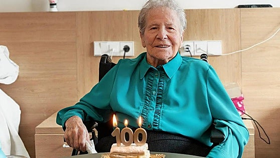 Ojacastro celebra el cumpleaños número 100 de Luisa Uyarra