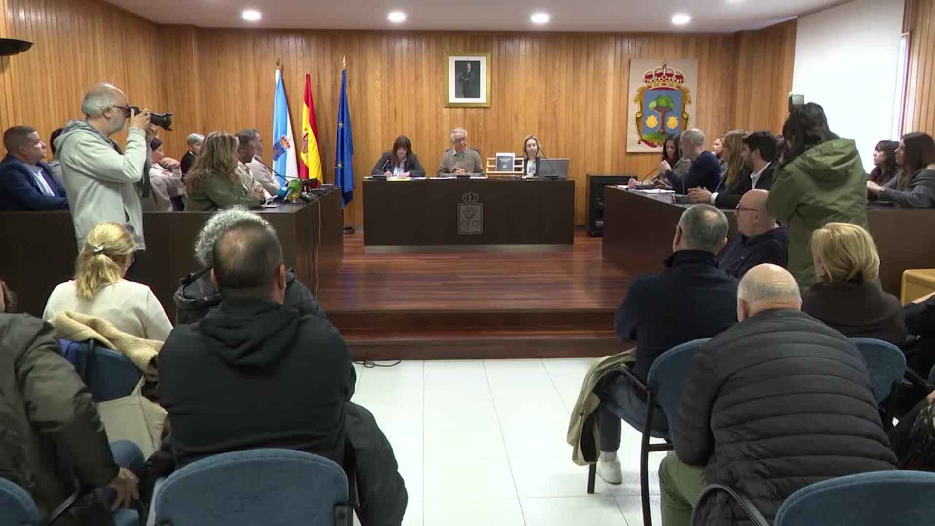 El PP, con cuatro ediles, gobernará en Cambre al no lograr el PSOE el apoyo necesario