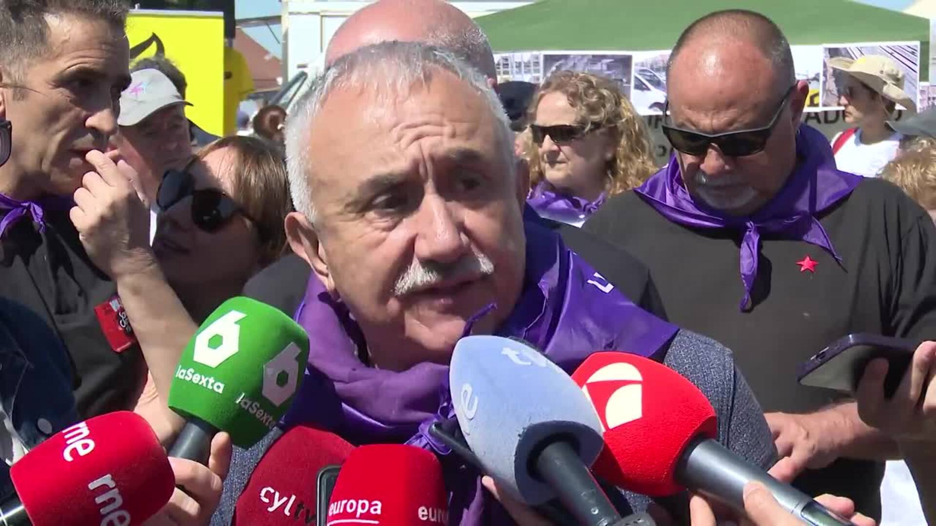 CCOO y UGT piden una "gran cumbre" para debatir sobre defensa y cuestionan la respuesta de UE