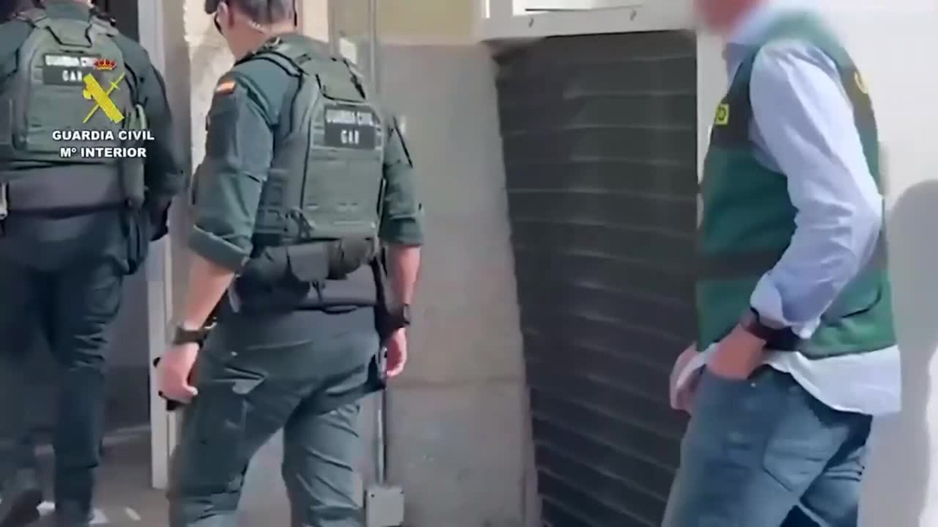 La Guardia Civil traslada al cuartel de Tudela al detenido en Francia por matar a tres agricultores