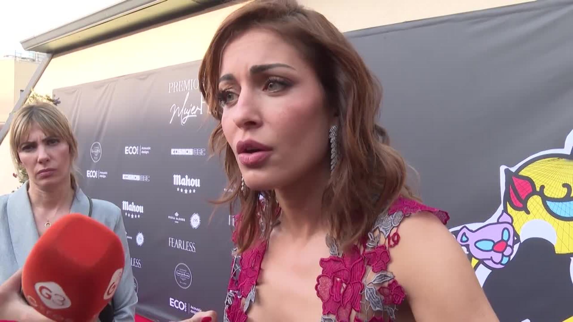 El incómodo reencuentro de las dos ex de Escassi: Hiba Abouk y Lara Dibildos en pleno photocall