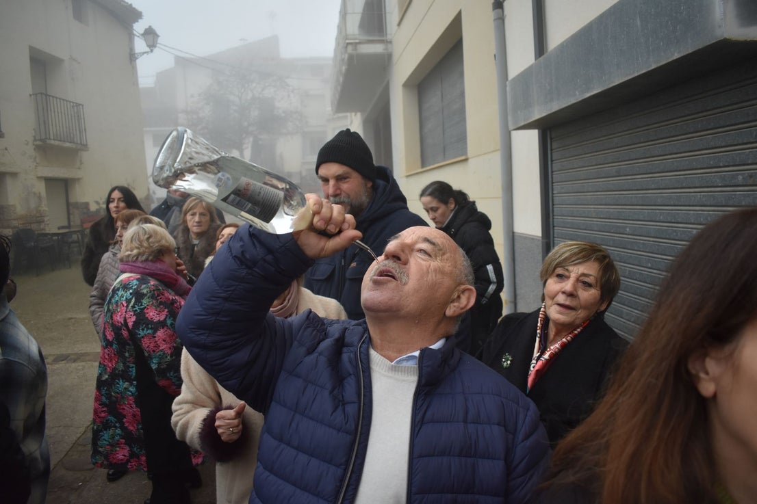 Las imágenes del baile de 'los Brindis' en Grávalos