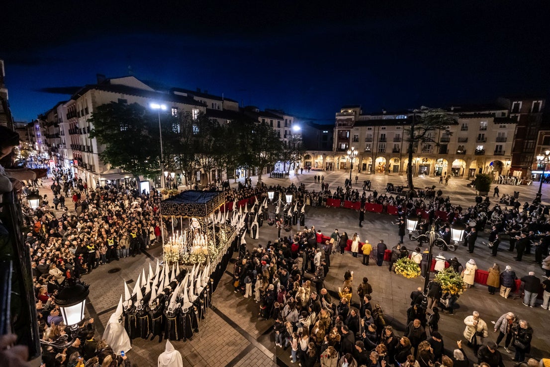 La procesión del Santo Entierro, en imágenes | La Rioja