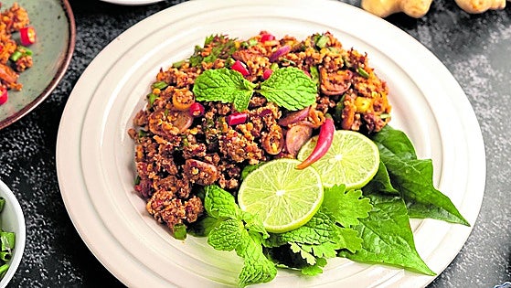 La ensalada de carne picada más emblemática de Laos