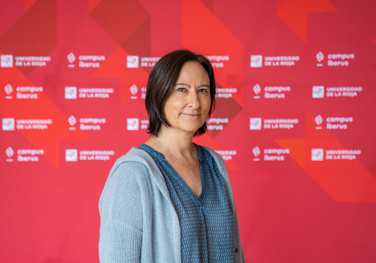 Lorena Pérez presenta su libro '20 razones para amar la lingüística ...