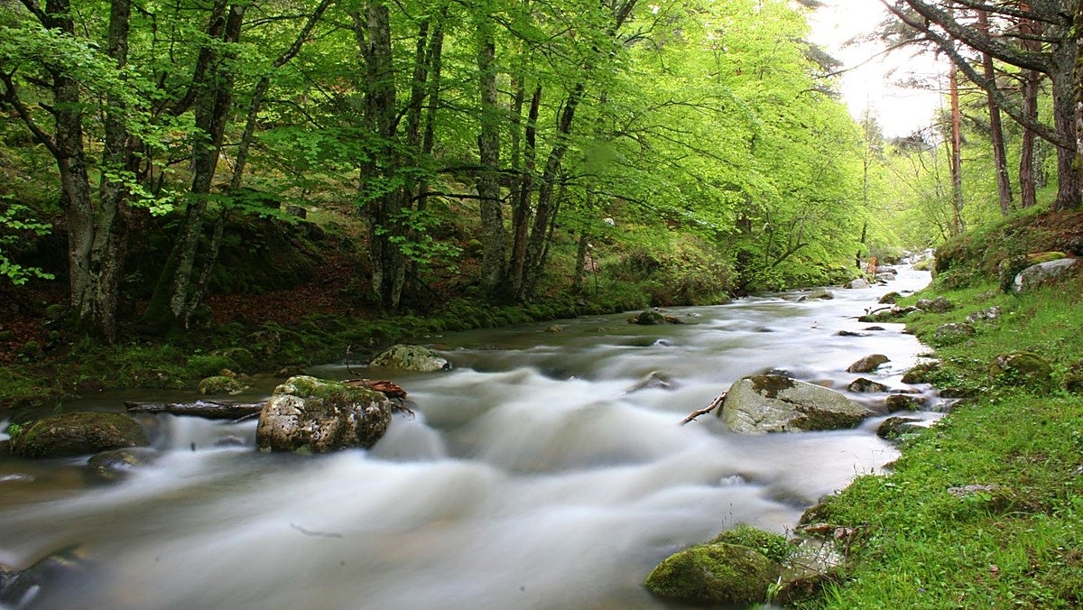 La cascada de Puente Ra, rebosante de agua