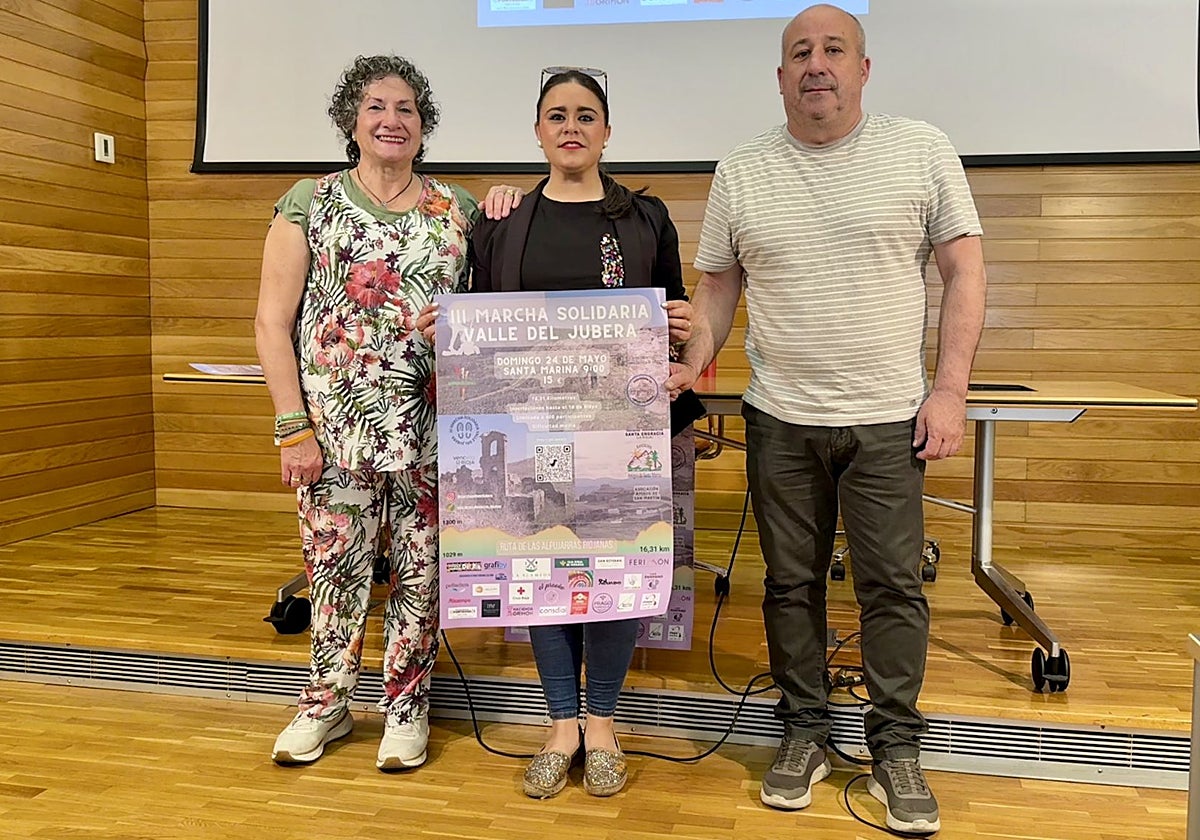 Paqui Terroba, Blanca Fernández y Rubén Barrio, en la presentación de la III edición de la marcha solidaria.