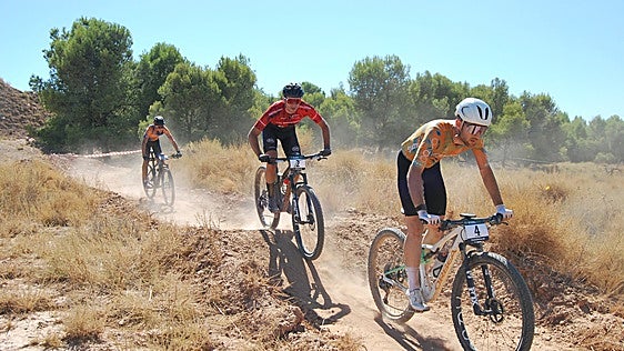 Jonatan Plaza y Patxi Cia vencen en el Open de Otoño XCO que estrenó el nuevo circuito de Alfaro
