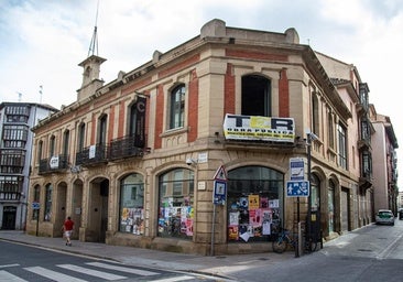 El edificio, el pasado mes de junio, en plena tarea de desescombro.