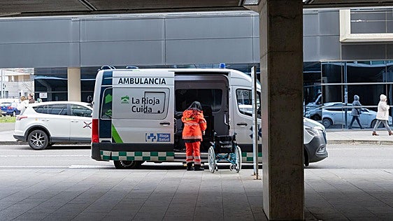 Trasladada al Hospital San Pedro tras caerse de la bicicleta en Logroño