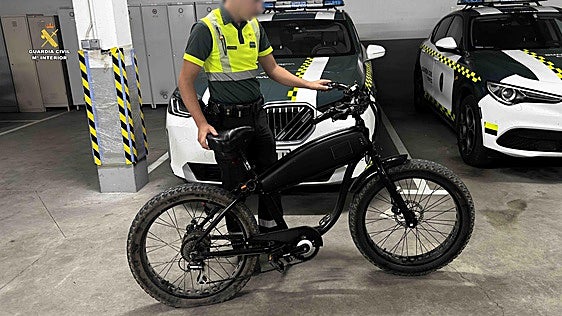 Investigado en Calahorra por circular sin carné en una bici eléctrica que había convertido en una moto