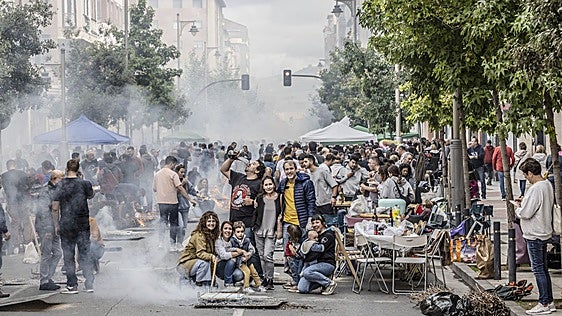Las chuletillas mateas, como las calderetas: agotadas las 150 mesas en poco más de 3 minutos