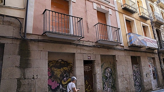 El edificio de la calle Mayor 124-126 se desbloquea tras más de 15 años a medio construir
