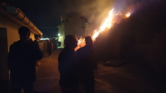 Incendio en el barrio Alto de Albelda de Iregua