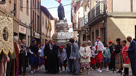 Día de gracias, vítores y patatas en Santo Domingo
