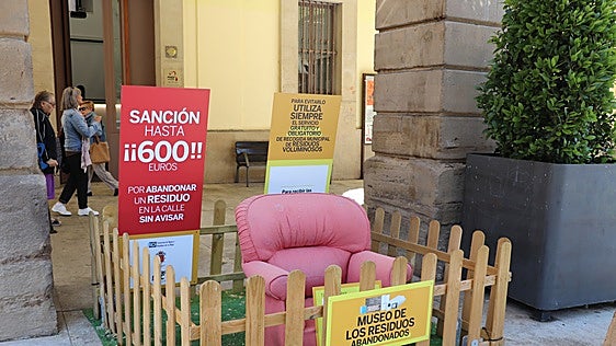Alfaro multa con 600 euros el abandono de voluminosos