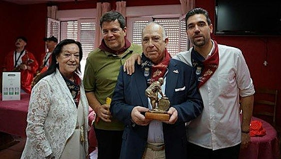 El Café Moderno recibe el premio Ángel Jubera de La Rondalosa