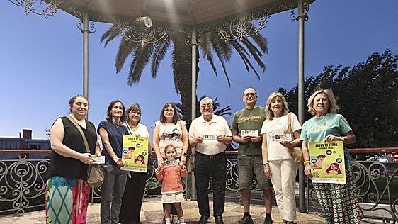 La directiva de Adeca entregó los premios en el quiosco de La Florida.