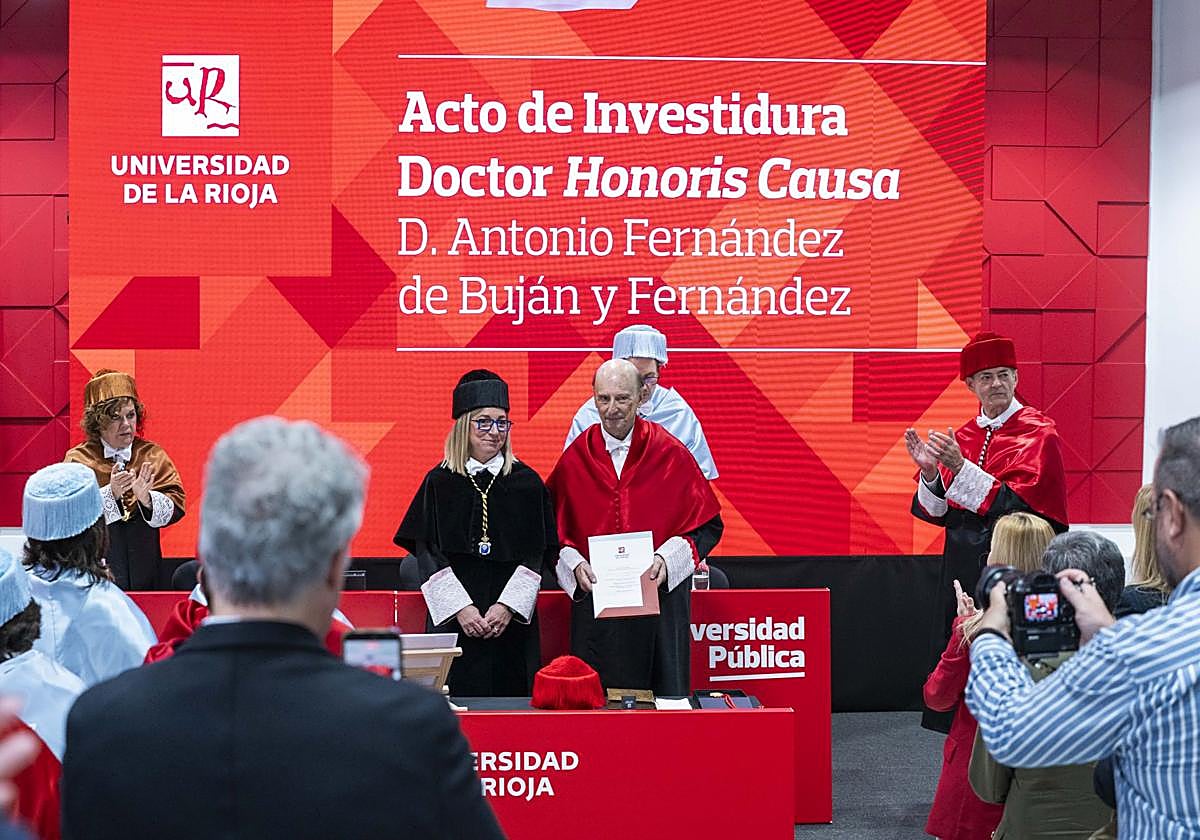 El accidente del tren en Toledo reduce el acto de Fernández de Buján como honoris causa por la UR
