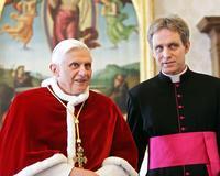 El Papa Benedicto XVI anuncia el primer consistorio de su pontificado