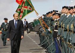 Rubalcaba, abucheado en un acto de la Guardia Civil