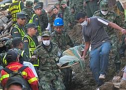 Un gigantesco alud de tierra causa 22 muertos y más de un centenar de desaparecidos en Colombia